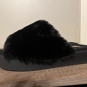 Jessica Simpson Black Fuzzy Slippers
